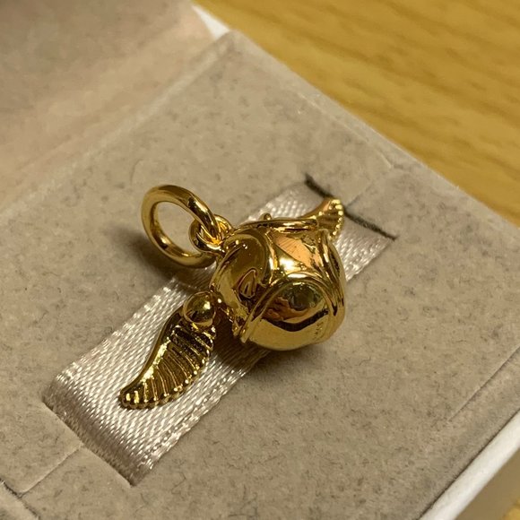 Pandora Harry Potter, Golden Snitch Pendant - Picture 4 of 8